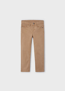 Pantalón slim fit caqui