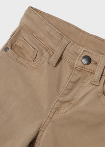 Pantalón slim fit caqui