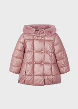 Cargar imagen en el visor de la galería, Chaquetón nacarado rosado 4 años
