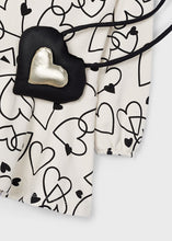 Cargar imagen en el visor de la galería, Vestido punto corazones garbanzo 4 años

