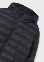 Cargar imagen en el visor de la galería, Chaquetón ultraligero negro
