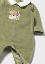 Cargar imagen en el visor de la galería, Pelele tundosado cuello Basil

