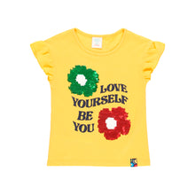 Cargar imagen en el visor de la galería, Polo &quot;Be you&quot; amarillo
