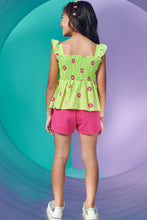 Cargar imagen en el visor de la galería, Conjunto short top flores verdes

